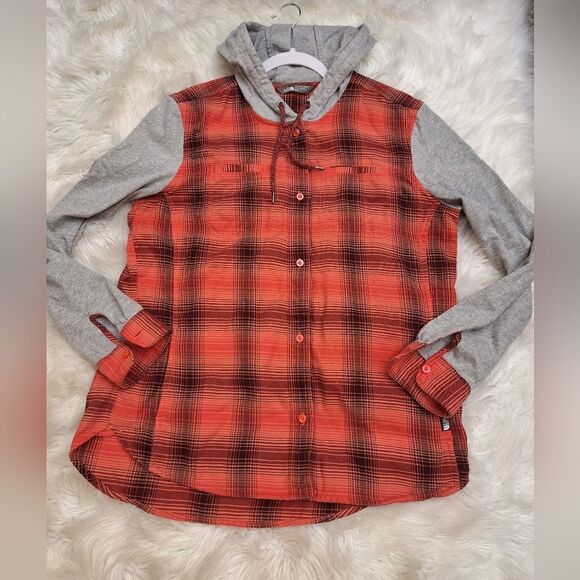 The North Face Tops - The North Face women's hooded shirt‎